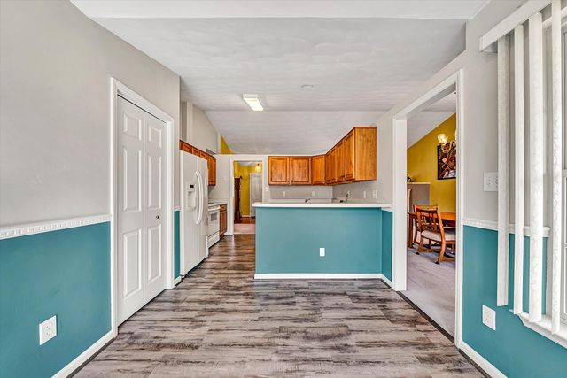 6008 Farmhouse LN, Roanoke, VA 24012