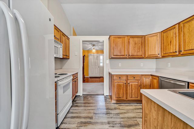 6008 Farmhouse LN, Roanoke, VA 24012