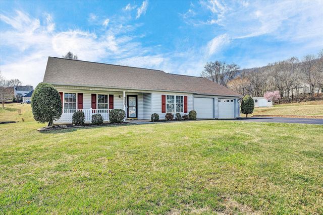 6008 Farmhouse LN, Roanoke, VA 24012