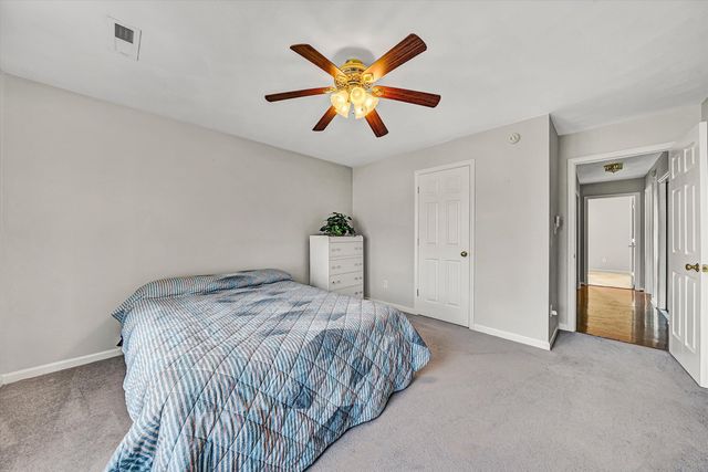 6008 Farmhouse LN, Roanoke, VA 24012