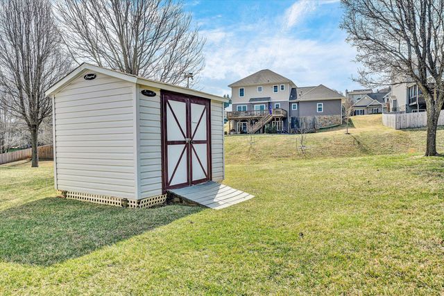 6008 Farmhouse LN, Roanoke, VA 24012