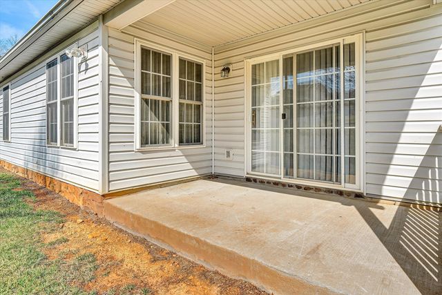 6008 Farmhouse LN, Roanoke, VA 24012