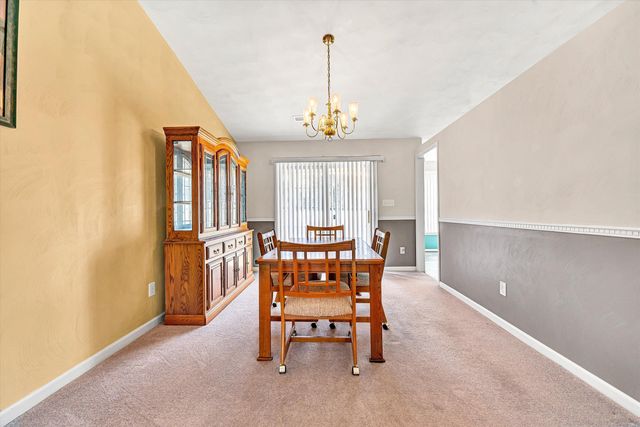 6008 Farmhouse LN, Roanoke, VA 24012