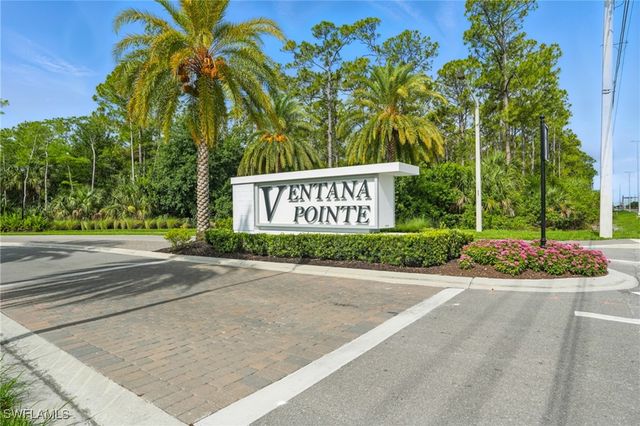 10415 Ventana LN, Naples, FL 34120