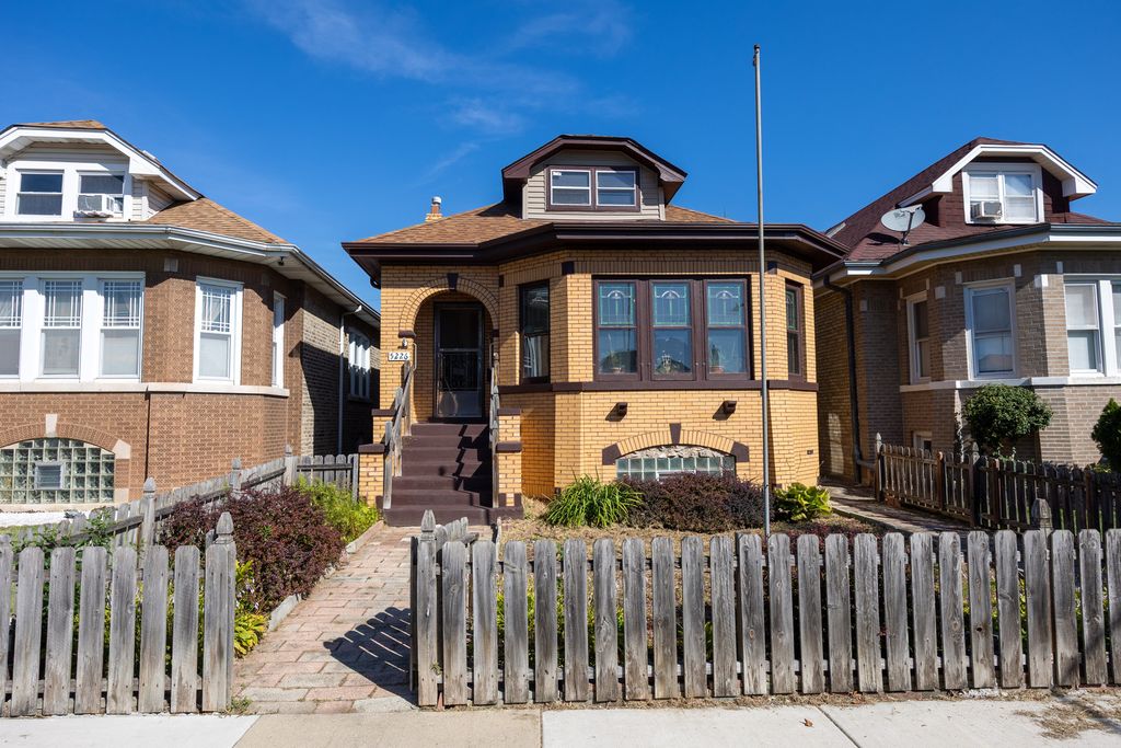 5226 W Wolfram Street, Chicago, IL 60641 — exterior