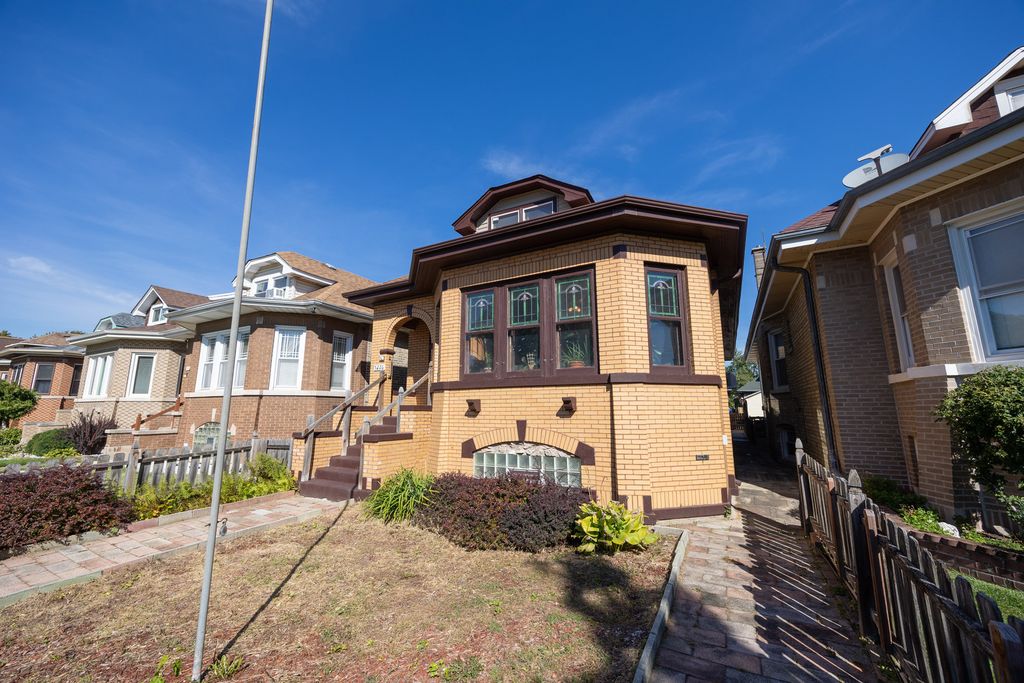 5226 W Wolfram Street, Chicago, IL 60641 — photo 2