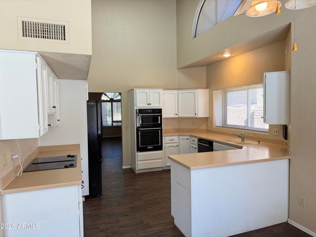 7031 W WESCOTT Drive, Glendale, AZ 85308