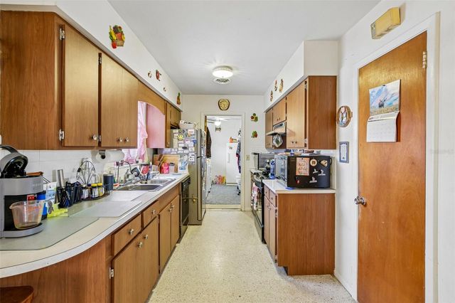2210 GENTIAN ROAD, Venice, FL 34293