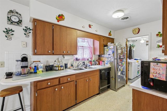 2210 GENTIAN ROAD, Venice, FL 34293