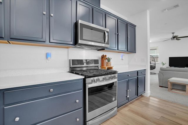 2897 Rabbit Hollow Dr, Lathrop, CA 95330