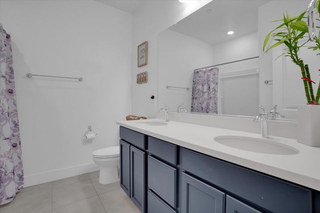2897 Rabbit Hollow Dr, Lathrop, CA 95330