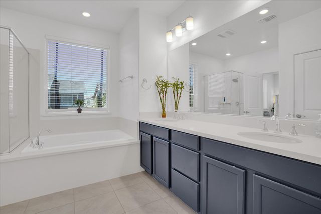 2897 Rabbit Hollow Dr, Lathrop, CA 95330