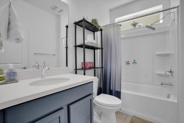 2897 Rabbit Hollow Dr, Lathrop, CA 95330