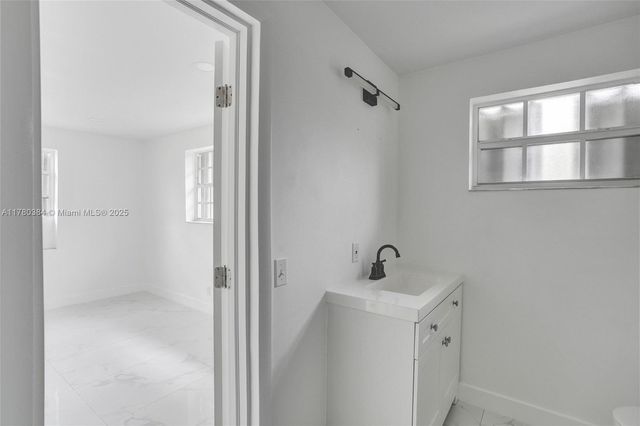 265 NW 135th St, North Miami, FL 33168