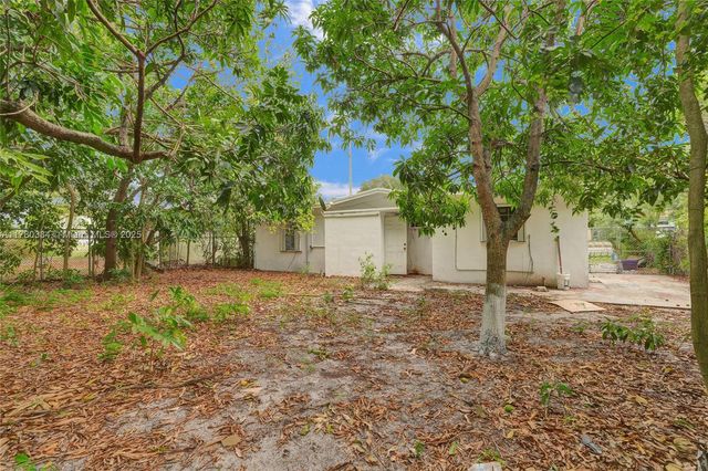 265 NW 135th St, North Miami, FL 33168