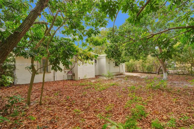 265 NW 135th St, North Miami, FL 33168