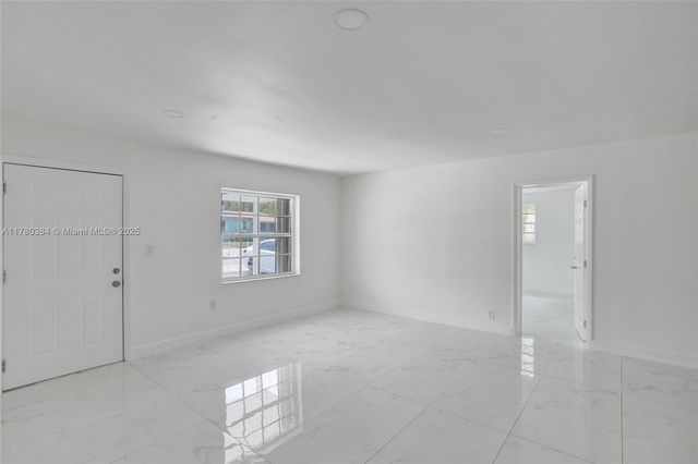 265 NW 135th St, North Miami, FL 33168