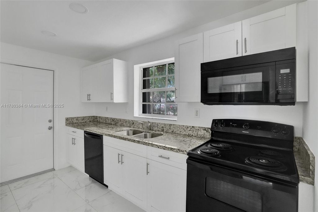 265 NW 135th St, North Miami, FL 33168