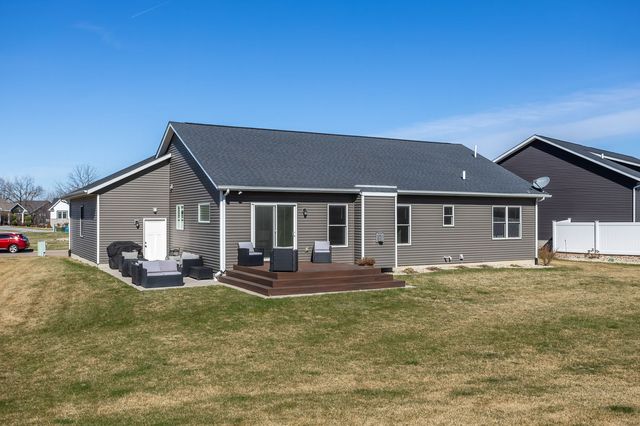 761 Sweet Wood Lane, Blue Grass, IA 52726