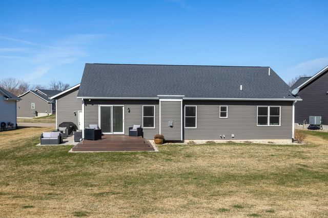 761 Sweet Wood Lane, Blue Grass, IA 52726