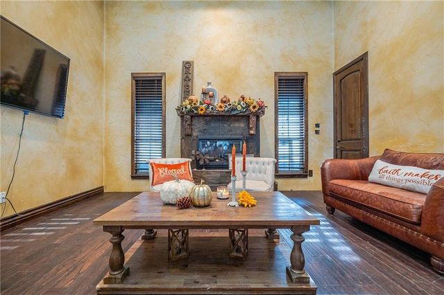 5 W Pond, Rockport, TX 78382