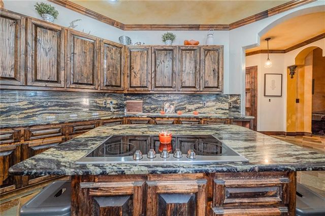 5 W Pond, Rockport, TX 78382