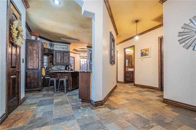 5 W Pond, Rockport, TX 78382