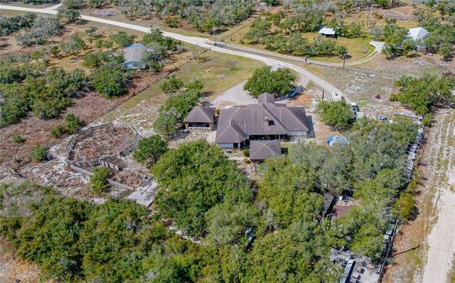 5 W Pond, Rockport, TX 78382