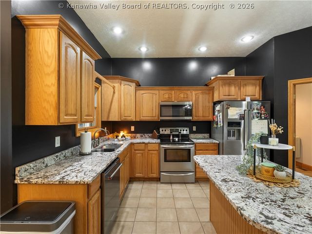 2290 Trace Creek Road, Hurricane, WV 25526