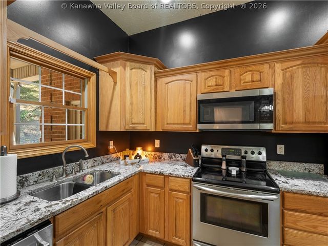 2290 Trace Creek Road, Hurricane, WV 25526