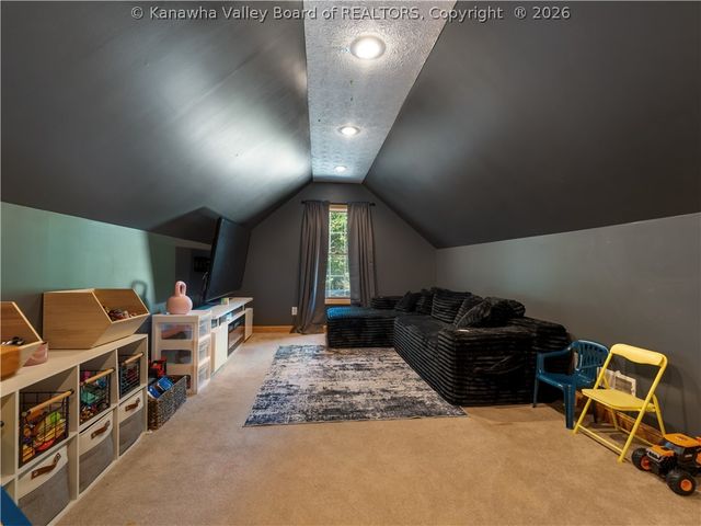 2290 Trace Creek Road, Hurricane, WV 25526