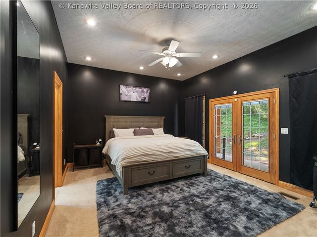 2290 Trace Creek Road, Hurricane, WV 25526