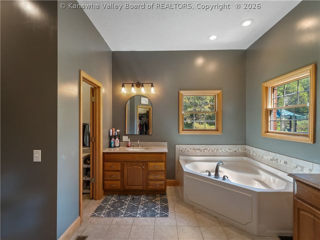 2290 Trace Creek Road, Hurricane, WV 25526