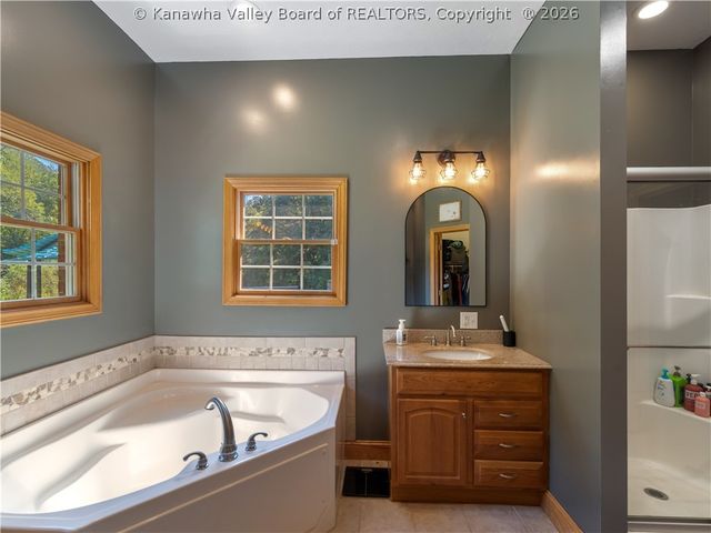 2290 Trace Creek Road, Hurricane, WV 25526