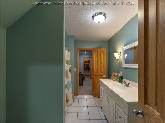 2290 Trace Creek Road, Hurricane, WV 25526
