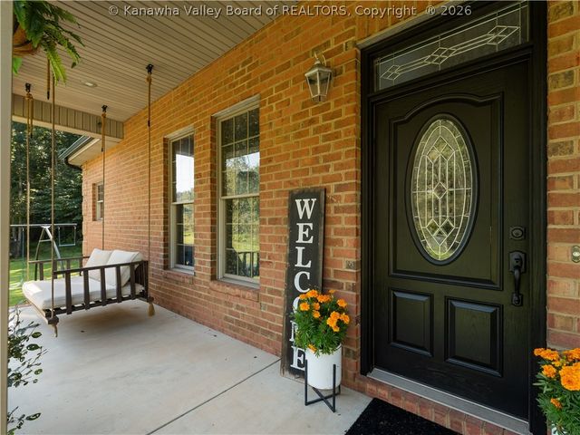 2290 Trace Creek Road, Hurricane, WV 25526