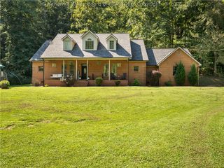 2290 Trace Creek Road, Hurricane, WV 25526