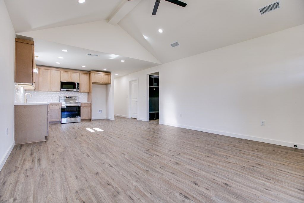 Image 8 of property listing at 2809 Bowie St, San Angelo, TX 76901