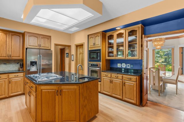 655 Evergreen Circle, Shoreview, MN 55126