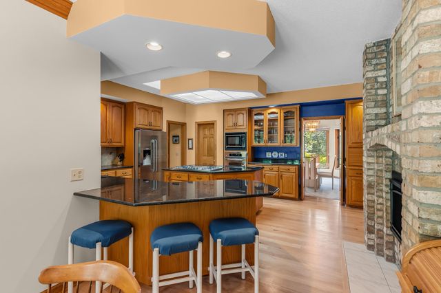 655 Evergreen Circle, Shoreview, MN 55126