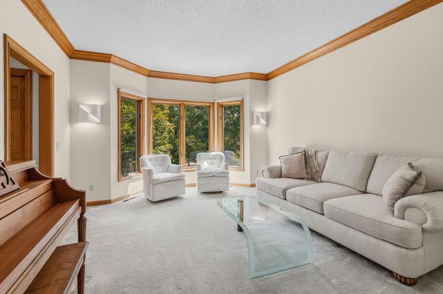 655 Evergreen Circle, Shoreview, MN 55126