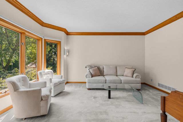 655 Evergreen Circle, Shoreview, MN 55126