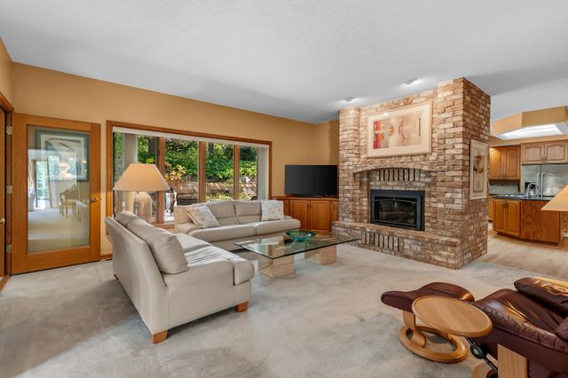 655 Evergreen Circle, Shoreview, MN 55126