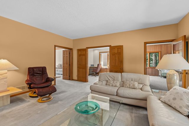 655 Evergreen Circle, Shoreview, MN 55126