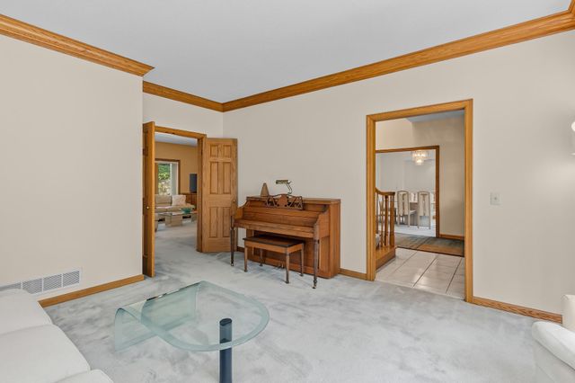 655 Evergreen Circle, Shoreview, MN 55126