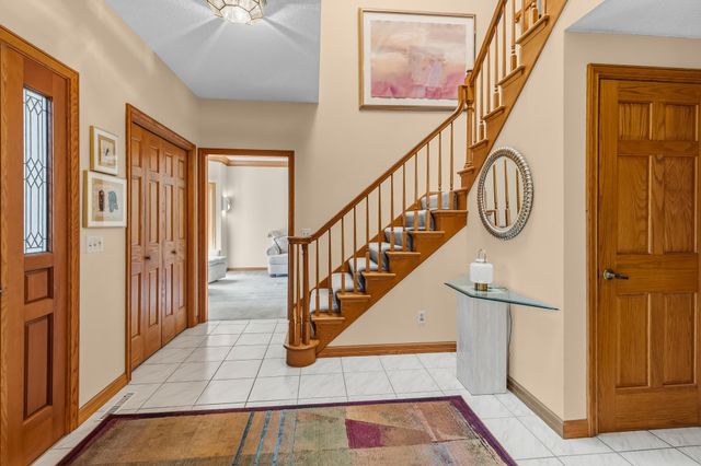 655 Evergreen Circle, Shoreview, MN 55126