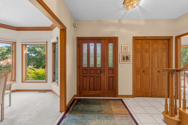 655 Evergreen Circle, Shoreview, MN 55126