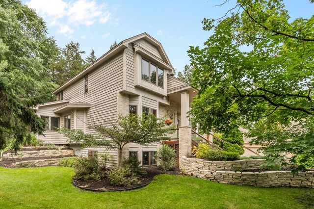 655 Evergreen Circle, Shoreview, MN 55126