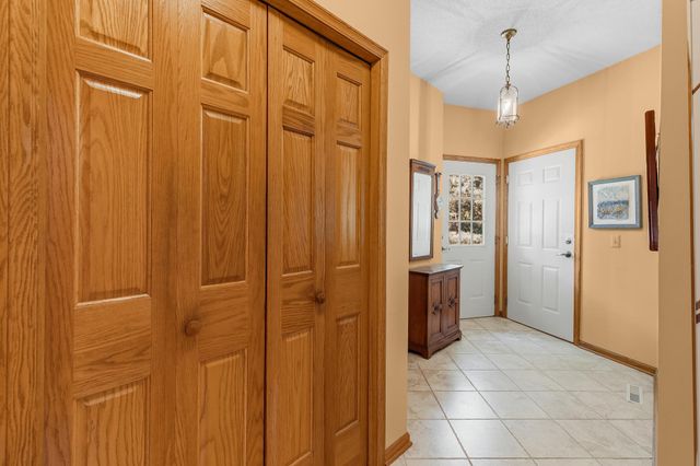 655 Evergreen Circle, Shoreview, MN 55126
