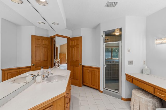 655 Evergreen Circle, Shoreview, MN 55126